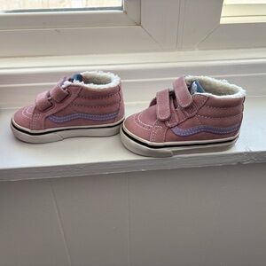 VANS - Toddler SK8-mid Reissue
Suede/Sherpa Multi-color 
US Size: 4.5 Toddler